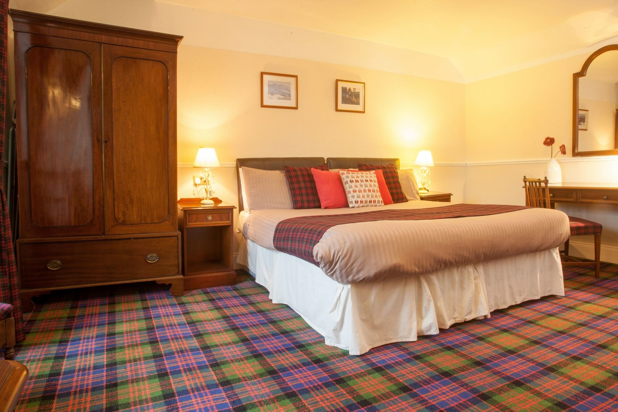 Glenmoriston Arms Hotel Invermoriston Eksteriør billede